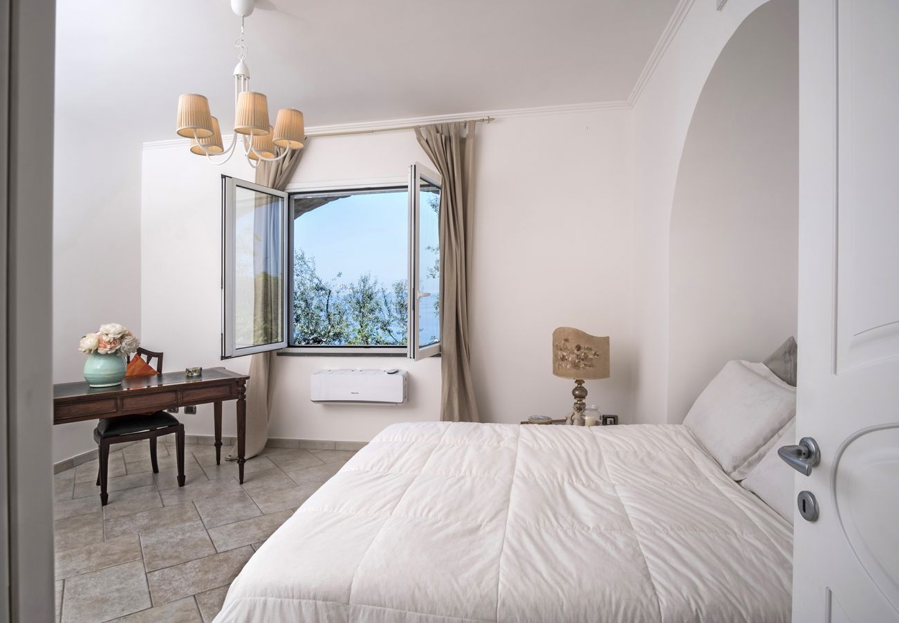 Villa a Massa Lubrense - AMORE RENTALS - Villa Valentina con Piscina Privata, Terrazzi, Vista Mare e Aria Condizionata