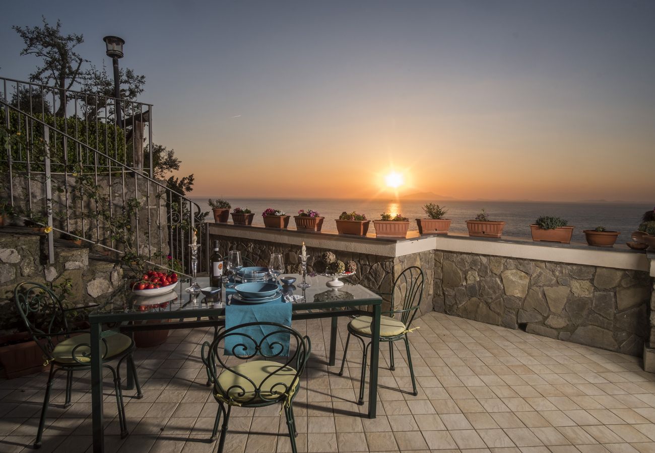 Villa a Massa Lubrense - AMORE RENTALS - Villa Valentina con Piscina Privata, Terrazzi, Vista Mare e Aria Condizionata