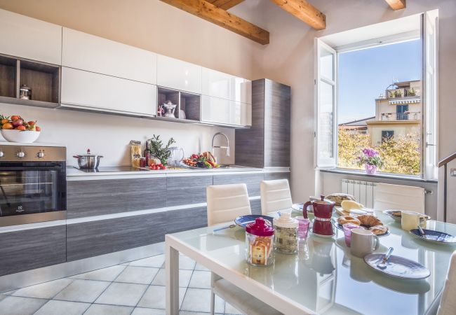 Appartamento a Sorrento - AMORE RENTALS - Appartamento Caruso in Piazza Tasso con Aria Condizionata, WI-FI Appartamento a Sorrento - AMORE RENTALS - Appartamento Caruso in Piazza Tasso con Aria Condizionata, WI-FI