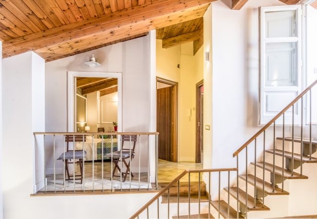 Appartamento a Sorrento - AMORE RENTALS - Appartamento Caruso in Piazza Tasso con Aria Condizionata, WI-FI Appartamento a Sorrento - AMORE RENTALS - Appartamento Caruso in Piazza Tasso con Aria Condizionata, WI-FI