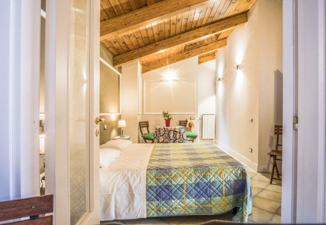 Appartamento a Sorrento - AMORE RENTALS - Appartamento Caruso in Piazza Tasso con Aria Condizionata, WI-FI Appartamento a Sorrento - AMORE RENTALS - Appartamento Caruso in Piazza Tasso con Aria Condizionata, WI-FI