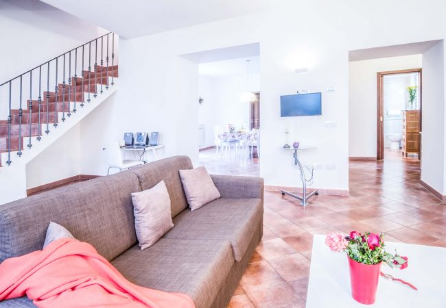  a Sorrento - AMORE RENTALS - Maison Palazzo Correale con Parcheggio Privato e Aria Condizionata