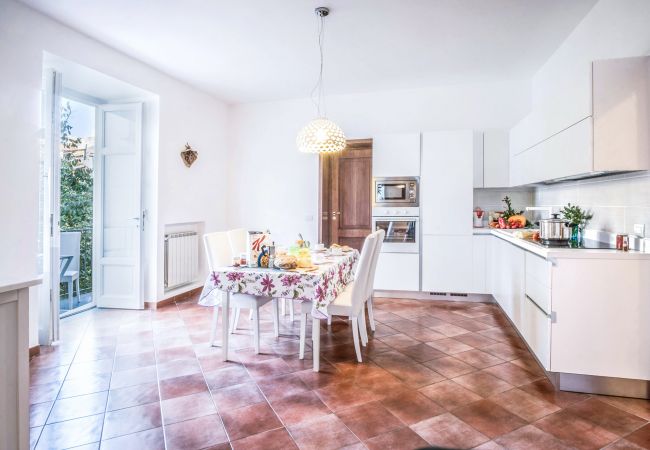 Appartamento a Sorrento - AMORE RENTALS - Maison Palazzo Correale con Aria Condizionata Appartamento a Sorrento - AMORE RENTALS - Maison Palazzo Correale con Aria Condizionata