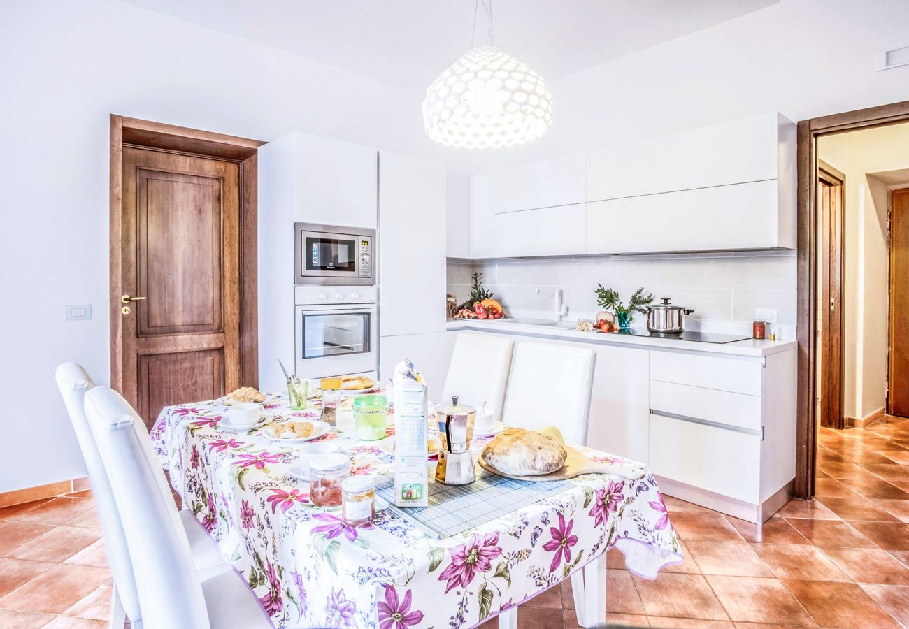 Appartamento a Sorrento - AMORE RENTALS - Maison Palazzo Correale con Parcheggio Privato e Aria Condizionata