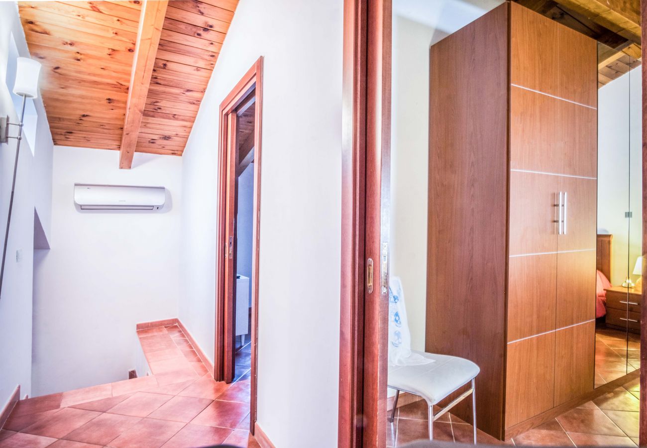 Appartamento a Sorrento - AMORE RENTALS - Maison Palazzo Correale con Parcheggio Privato e Aria Condizionata