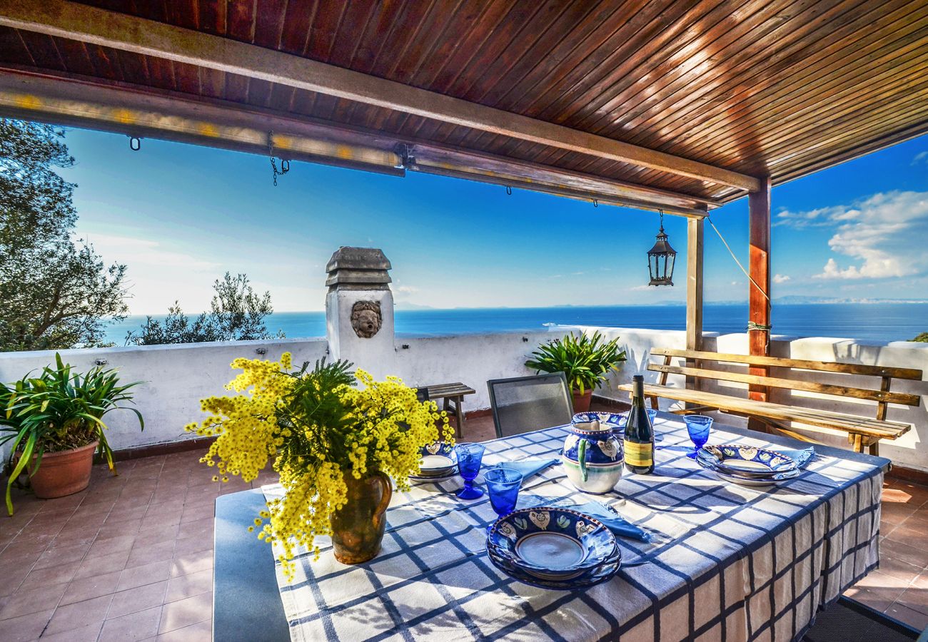 Casa a Massa Lubrense - Casa Marisa con Vista Mare, Terrazza e Parcheggio