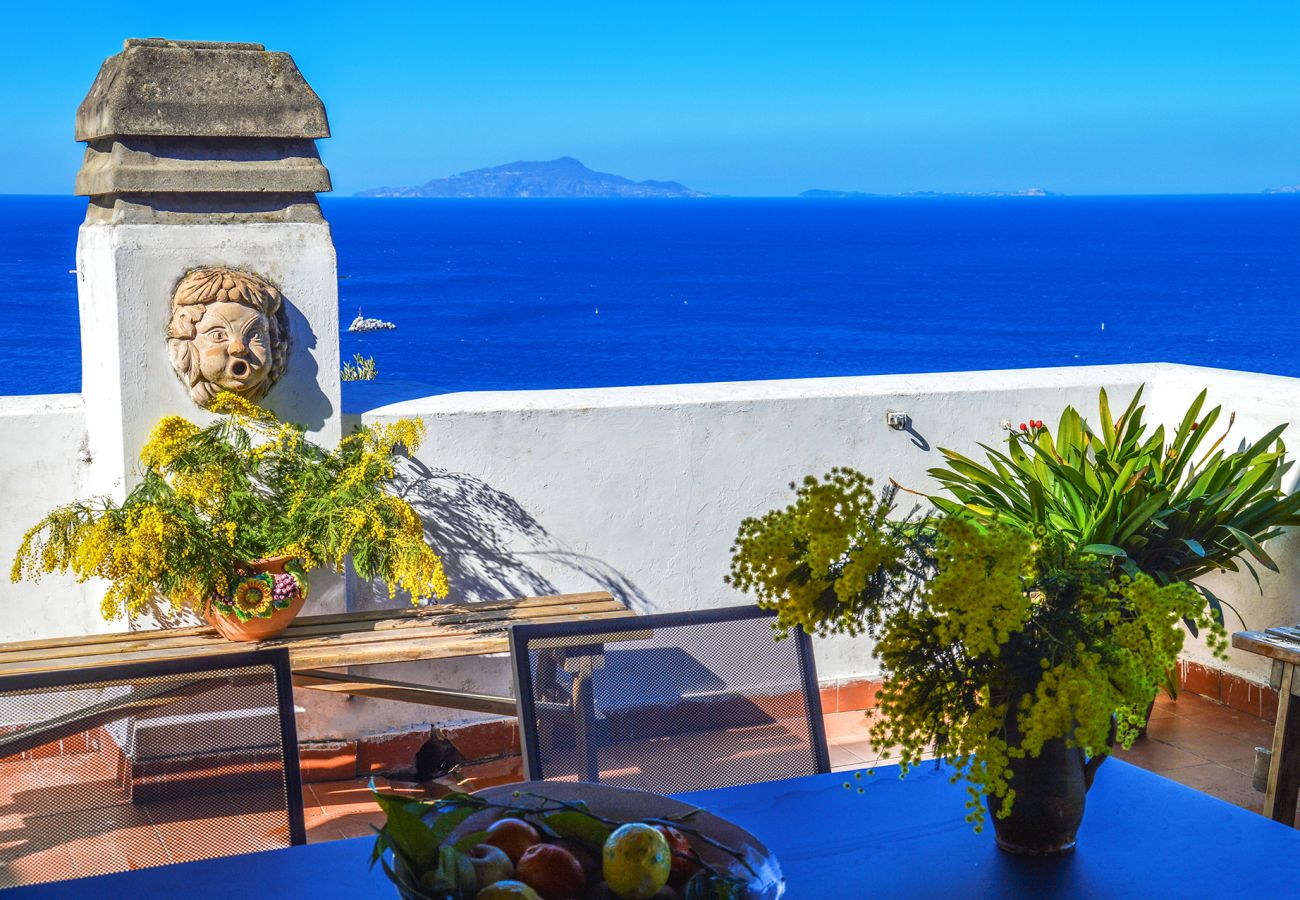 Casa a Massa Lubrense - Casa Marisa con Vista Mare, Terrazza e Parcheggio