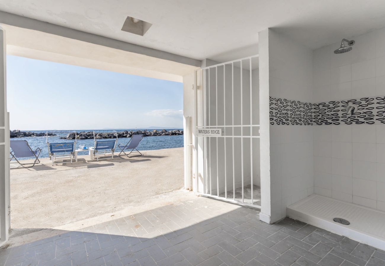 Villa a Massa Lubrense - AMORE RENTALS - Villa del Sole con Vista Mare, Discesa Diretta al Mare, Parcheggio e Aria Condizionata