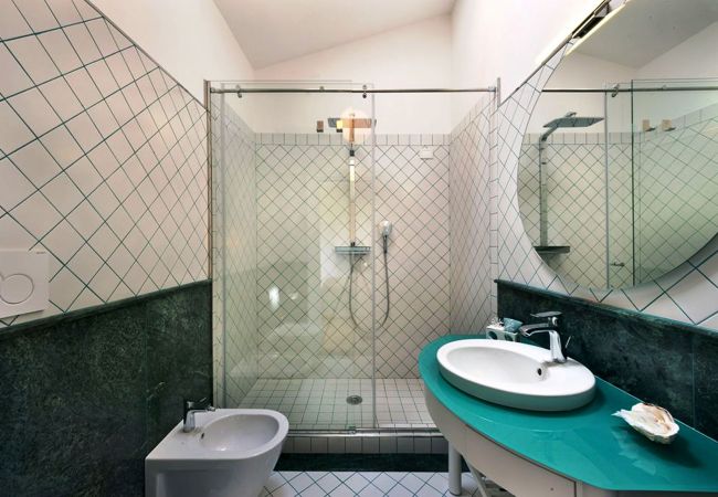 Villa a Nerano - AMORE RENTALS - Villa Ariadne con Vista Mare, Jacuzzi, Piscina e Colazione Villa a Nerano - AMORE RENTALS - Villa Ariadne con Vista Mare, Jacuzzi, Piscina e Colazione