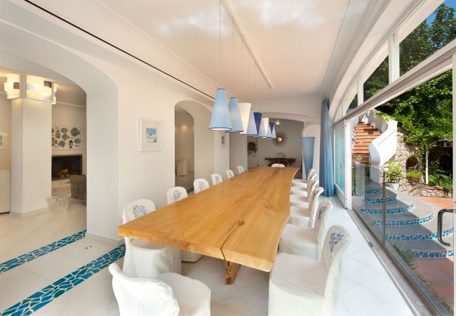 Villa a Nerano - AMORE RENTALS - Villa Ariadne con Vista Mare, Jacuzzi, Piscina e Colazione Villa a Nerano - AMORE RENTALS - Villa Ariadne con Vista Mare, Jacuzzi, Piscina e Colazione