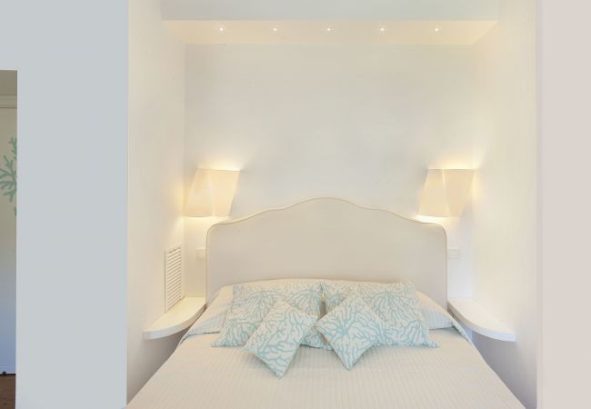 Villa a Nerano - AMORE RENTALS - Villa Ariadne con Vista Mare, Jacuzzi, Piscina e Colazione Villa a Nerano - AMORE RENTALS - Villa Ariadne con Vista Mare, Jacuzzi, Piscina e Colazione