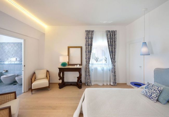 Villa a Nerano - AMORE RENTALS - Villa Ariadne con Vista Mare, Jacuzzi, Piscina e Colazione Villa a Nerano - AMORE RENTALS - Villa Ariadne con Vista Mare, Jacuzzi, Piscina e Colazione