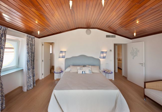 Villa a Nerano - AMORE RENTALS - Villa Ariadne con Vista Mare, Jacuzzi, Piscina e Colazione Villa a Nerano - AMORE RENTALS - Villa Ariadne con Vista Mare, Jacuzzi, Piscina e Colazione