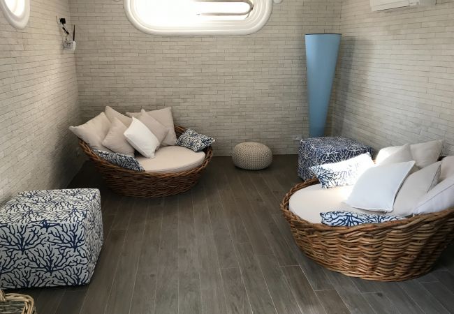 Villa a Nerano - AMORE RENTALS - Villa Ariadne con Vista Mare, Jacuzzi, Piscina e Colazione Villa a Nerano - AMORE RENTALS - Villa Ariadne con Vista Mare, Jacuzzi, Piscina e Colazione