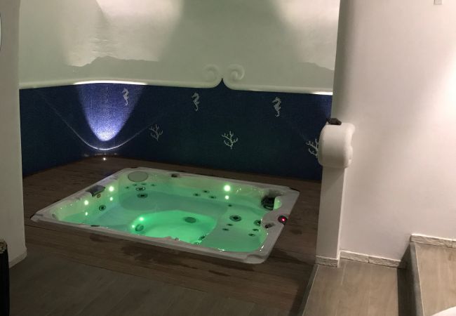 Villa a Nerano - AMORE RENTALS - Villa Ariadne con Vista Mare, Jacuzzi, Piscina e Colazione Villa a Nerano - AMORE RENTALS - Villa Ariadne con Vista Mare, Jacuzzi, Piscina e Colazione