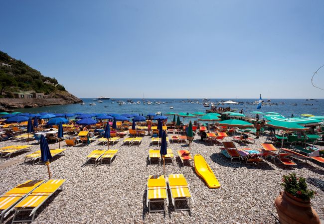 Villa a Nerano - AMORE RENTALS - Villa Ariadne con Vista Mare, Jacuzzi, Piscina e Colazione Villa a Nerano - AMORE RENTALS - Villa Ariadne con Vista Mare, Jacuzzi, Piscina e Colazione