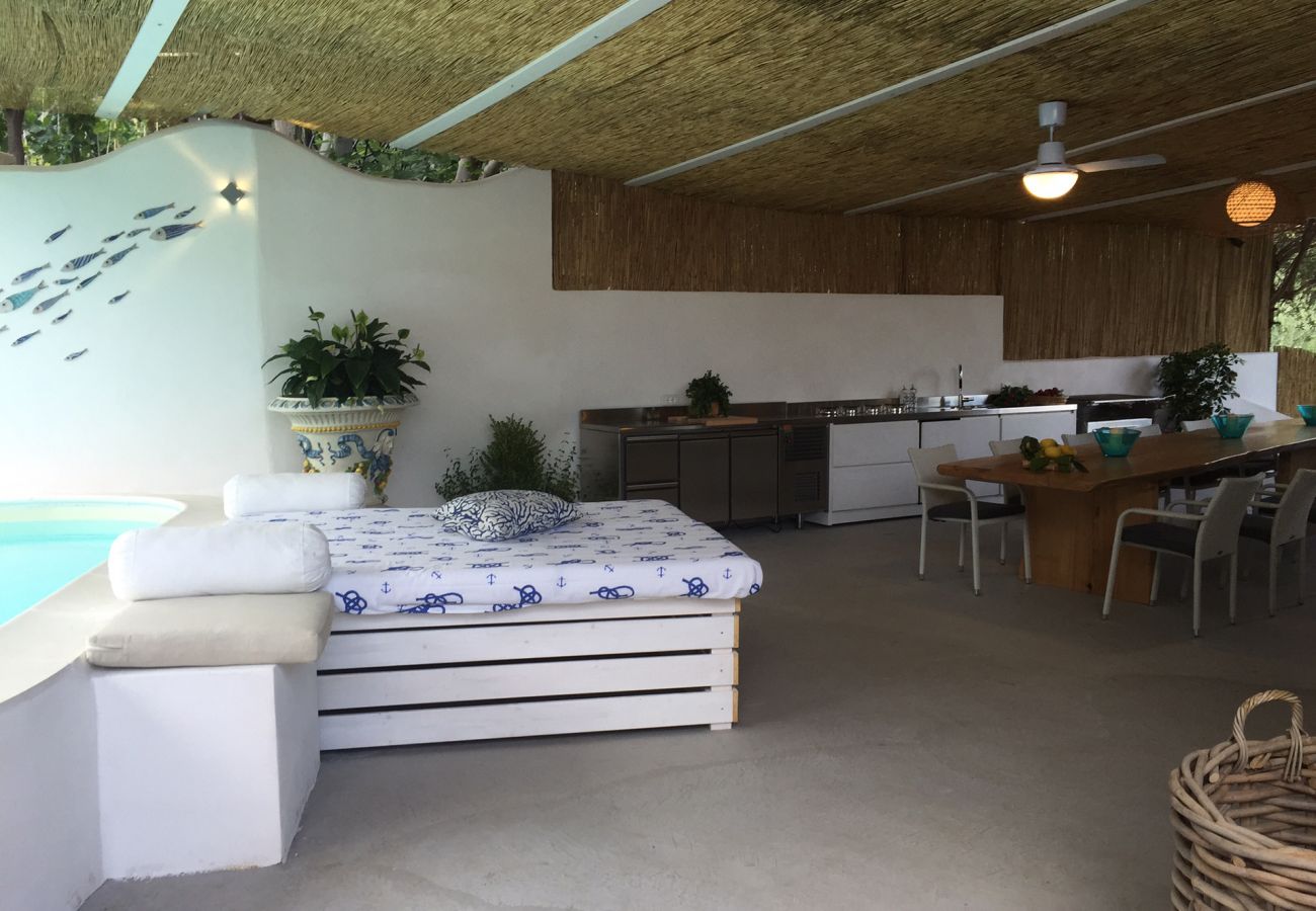 Villa a Nerano - AMORE RENTALS - Villa Ariadne con Vista Mare, Jacuzzi, Piscina e Colazione