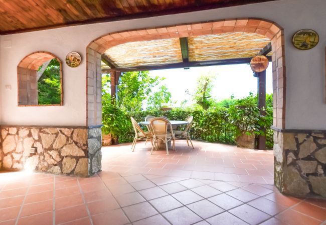 Villa a Termini - AMORE RENTALS - Villa Bacco con Piscina Privata, Vista Mare, Parcheggio, Romantica Villa a Termini - AMORE RENTALS - Villa Bacco con Piscina Privata, Vista Mare, Parcheggio, Romantica