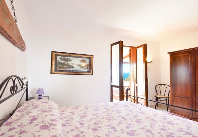 Villa a Termini - AMORE RENTALS - Villa Bacco con Piscina Privata, Vista Mare, Parcheggio, Romantica Villa a Termini - AMORE RENTALS - Villa Bacco con Piscina Privata, Vista Mare, Parcheggio, Romantica