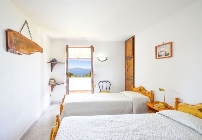 Villa a Termini - AMORE RENTALS - Villa Bacco con Piscina Privata, Vista Mare, Parcheggio, Romantica Villa a Termini - AMORE RENTALS - Villa Bacco con Piscina Privata, Vista Mare, Parcheggio, Romantica