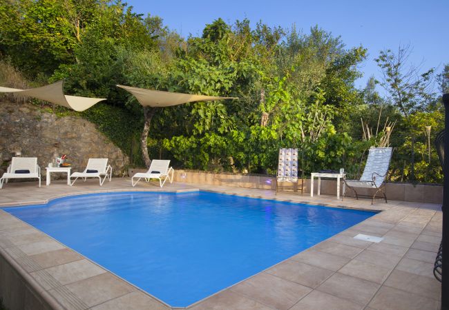 Villa a Massa Lubrense - AMORE RENTALS -Villa Felice con piscina privata, vista mare in zona tranquilla a Massa Lubrense ideale per famiglie
