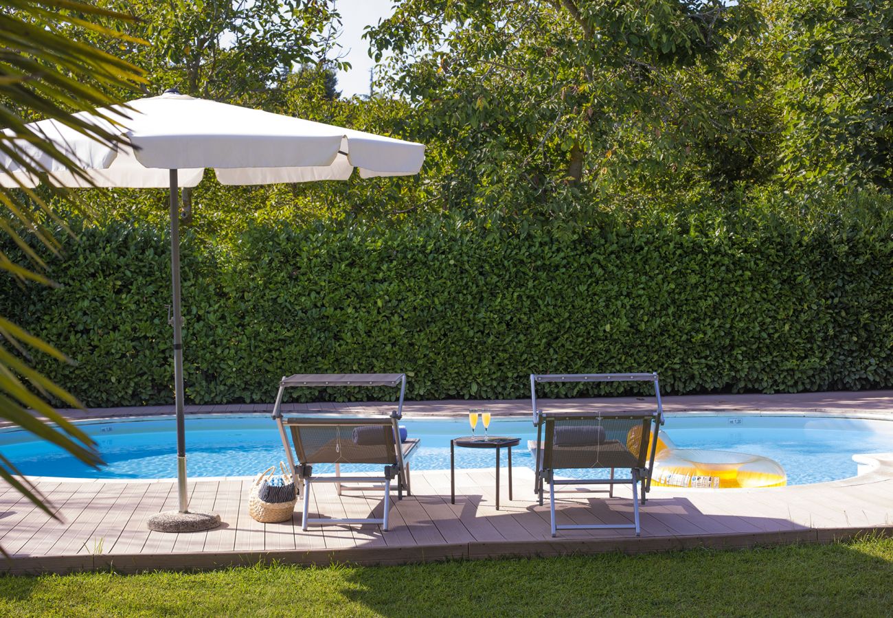 Villa a Sant´Agata sui Due Golfi - AMORE RENTALS - Villa Il Pino con Piscina Privata, Giardino, BBQ, Parcheggio