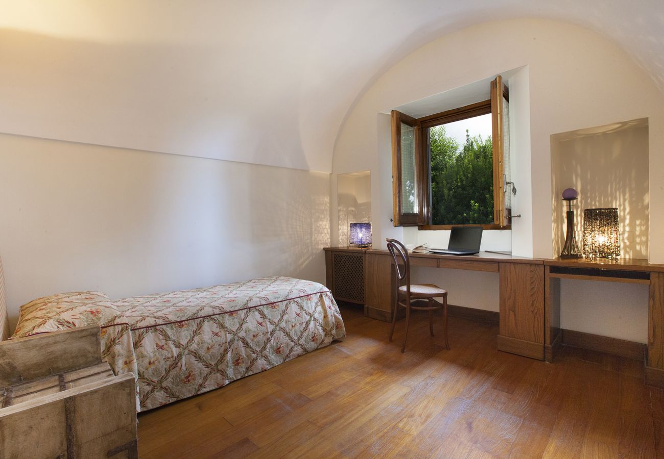 Villa a Sant´Agata sui Due Golfi - AMORE RENTALS - Villa Il Pino con Piscina Privata, Giardino, BBQ, Parcheggio