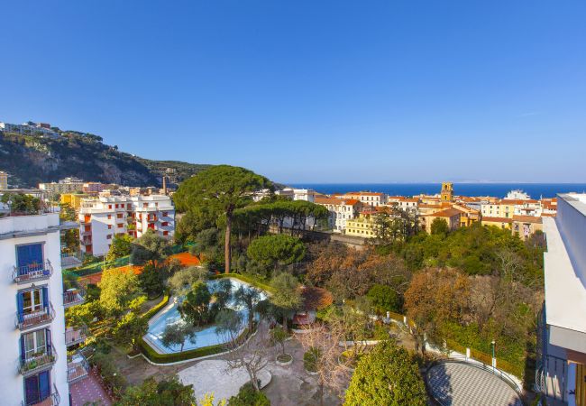 Appartamento a Sorrento - AMORE RENTALS - Appartamento Carmela con Piscina Condivisa e Aria Condizionata