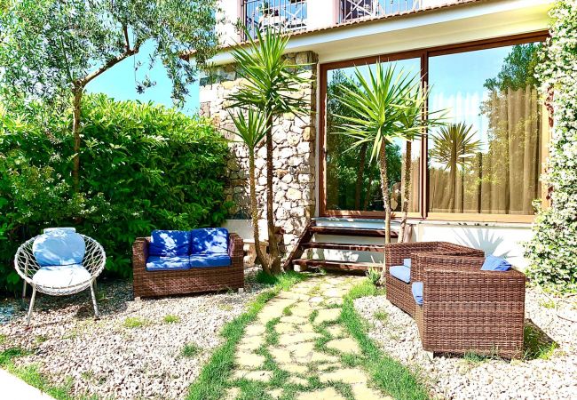 Casa a Massa Lubrense - AMORE RENTALS - Casa Tatano, 4 camere da letto, 3 bagni con Piscina Privata, Vista Mare, Parcheggio, Campania Casa a Massa Lubrense - AMORE RENTALS - Casa Tatano, 4 camere da letto, 3 bagni con Piscina Privata, Vista Mare, Parcheggio, Campania