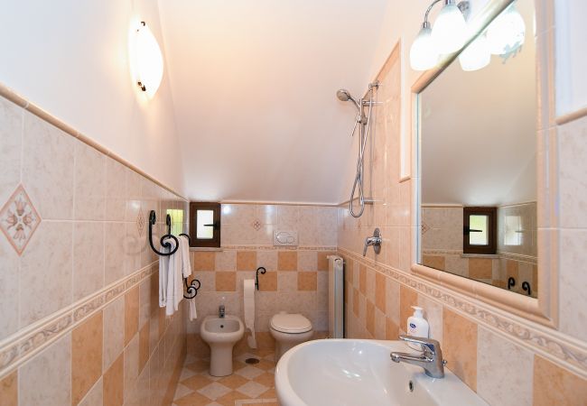 Casa a Massa Lubrense - AMORE RENTALS - Casa Tatano, 4 camere da letto, 3 bagni con Piscina Privata, Vista Mare, Parcheggio, Campania