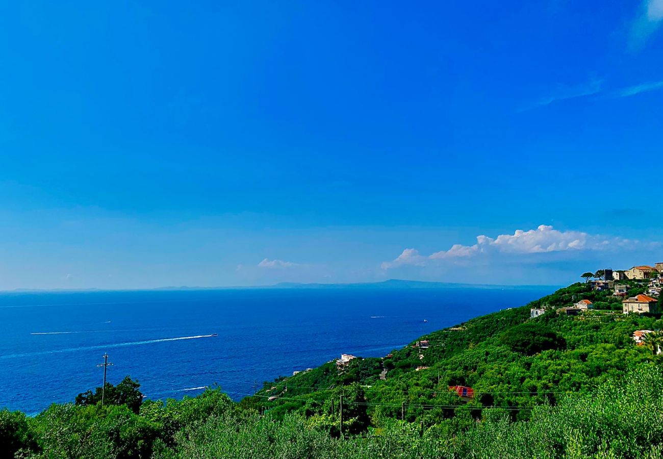 Casa a Massa Lubrense - AMORE RENTALS - Casa Tatano, 4 camere da letto, 3 bagni con Piscina Privata, Vista Mare, Parcheggio, Campania