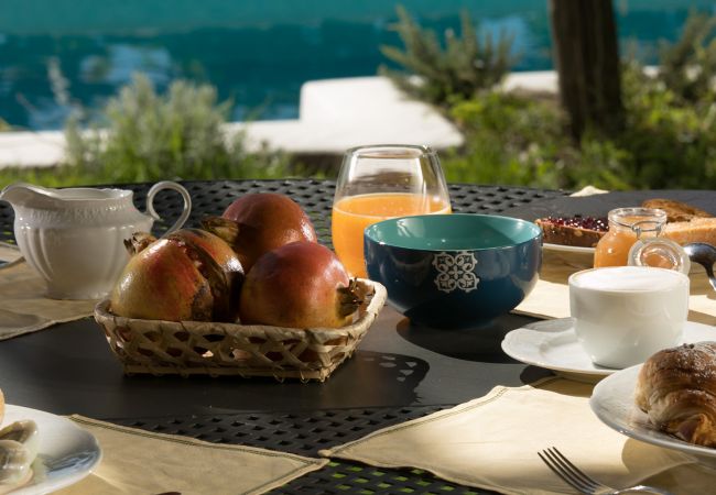 Villa a Sant´Agata sui Due Golfi - AMORE RENTALS - Villa Amiela con Piscina Privata, Vista Mare, Giardino,Terrazzi e Parcheggio Villa a Sant´Agata sui Due Golfi - AMORE RENTALS - Villa Amiela con Piscina Privata, Vista Mare, Giardino,Terrazzi e Parcheggio