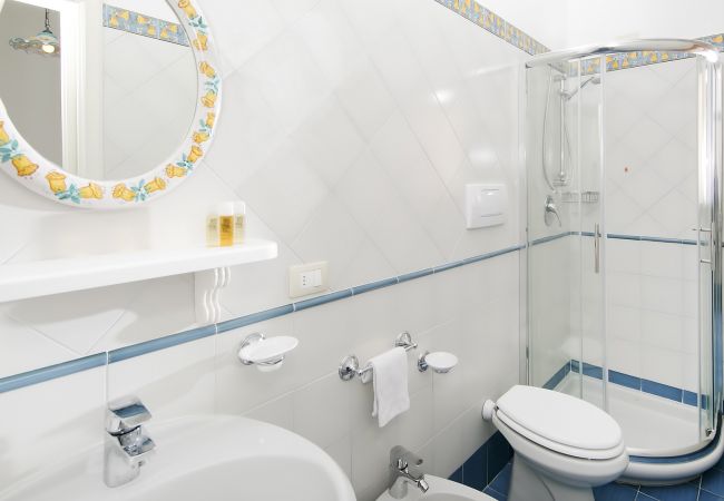 Villa a Sant´Agata sui Due Golfi - AMORE RENTALS - Villa Amiela con Piscina Privata, Vista Mare, Giardino,Terrazzi e Parcheggio Villa a Sant´Agata sui Due Golfi - AMORE RENTALS - Villa Amiela con Piscina Privata, Vista Mare, Giardino,Terrazzi e Parcheggio