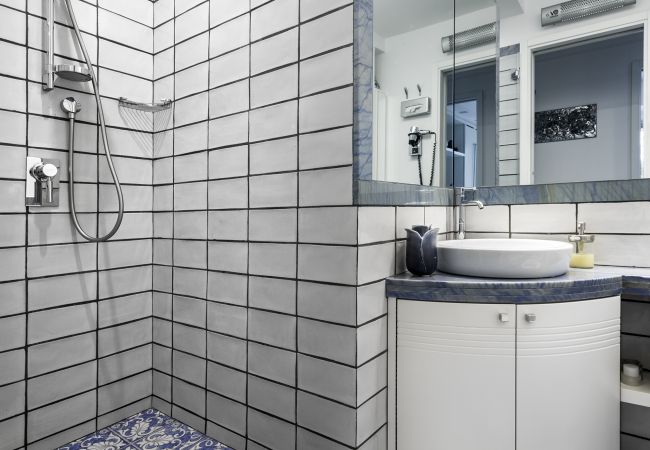 Villa a Capri - AMORE RENTALS - Villa Afrodite con Vista Mare, Piscina, Giardino e Parcheggio Vicino al Mare Villa a Capri - AMORE RENTALS - Villa Afrodite con Vista Mare, Piscina, Giardino e Parcheggio Vicino al Mare