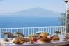Villa a Sorrento - AMORE RENTALS -Villa Giada con Piscina, Giardino, Vista Mare e Parcheggio Villa a Sorrento - AMORE RENTALS -Villa Giada con Piscina, Giardino, Vista Mare e Parcheggio
