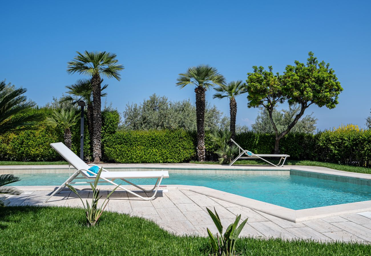 Villa a Vico Equense - AMORE RENTALS - Villa Romeo con Piscina Privata, Vista Mare, Parcheggio e Giardino