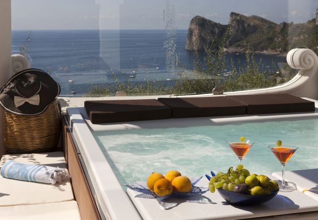 Villa a Nerano - AMORE RENTALS -Villa Giove con Piscina Privata, Vista Mare, Jacuzzi e Colazione Vicino al Mare Villa a Nerano - AMORE RENTALS -Villa Giove con Piscina Privata, Vista Mare, Jacuzzi e Colazione Vicino al Mare