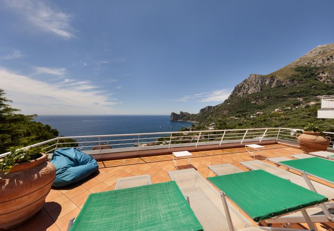 Villa a Nerano - AMORE RENTALS -Villa Giove con Piscina Privata, Vista Mare, Jacuzzi e Colazione Vicino al Mare Villa a Nerano - AMORE RENTALS -Villa Giove con Piscina Privata, Vista Mare, Jacuzzi e Colazione Vicino al Mare