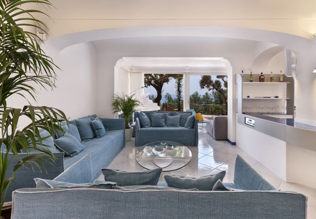 Villa a Nerano - AMORE RENTALS -Villa Giove con Piscina Privata, Vista Mare, Jacuzzi e Colazione Vicino al Mare Villa a Nerano - AMORE RENTALS -Villa Giove con Piscina Privata, Vista Mare, Jacuzzi e Colazione Vicino al Mare