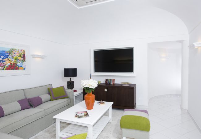 Villa a Positano - AMORE RENTALS - Villa Mimosa con Piscina Privata, Vista Mare, Aria Condizionata, Positano Centro Villa a Positano - AMORE RENTALS - Villa Mimosa con Piscina Privata, Vista Mare, Aria Condizionata, Positano Centro