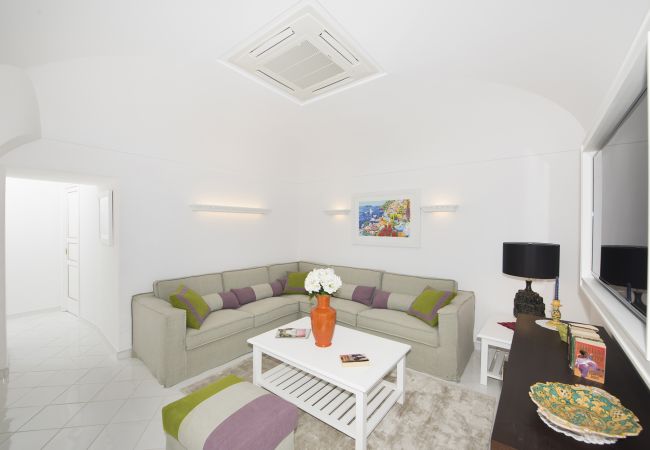 Villa a Positano - AMORE RENTALS - Villa Mimosa con Piscina Privata, Vista Mare, Aria Condizionata, Positano Centro Villa a Positano - AMORE RENTALS - Villa Mimosa con Piscina Privata, Vista Mare, Aria Condizionata, Positano Centro