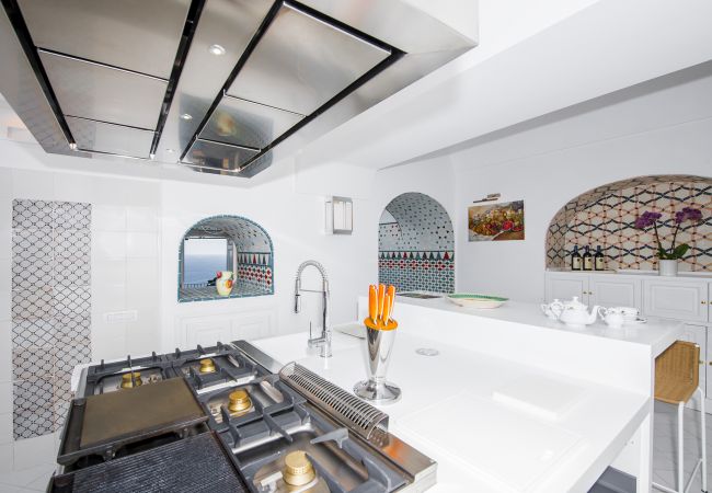 Villa a Positano - AMORE RENTALS - Villa Mimosa con Piscina Privata, Vista Mare, Aria Condizionata, Positano Centro Villa a Positano - AMORE RENTALS - Villa Mimosa con Piscina Privata, Vista Mare, Aria Condizionata, Positano Centro