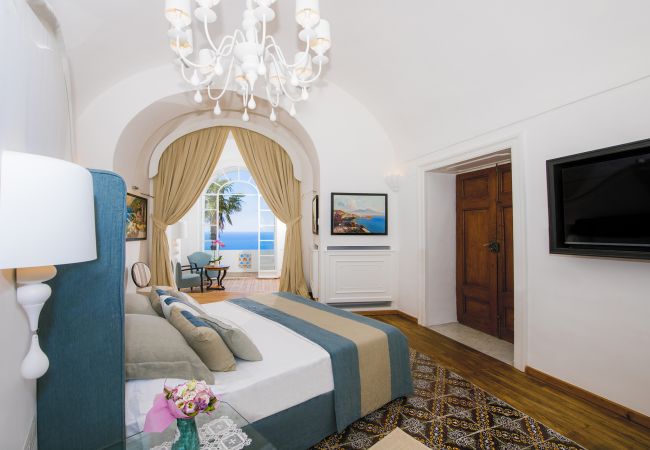 Villa a Positano - AMORE RENTALS - Villa Mimosa con Piscina Privata, Vista Mare, Aria Condizionata, Positano Centro Villa a Positano - AMORE RENTALS - Villa Mimosa con Piscina Privata, Vista Mare, Aria Condizionata, Positano Centro