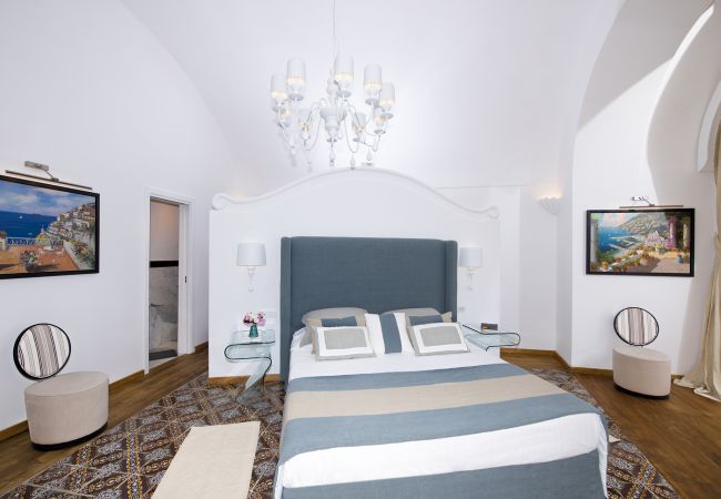 Villa a Positano - AMORE RENTALS - Villa Mimosa con Piscina Privata, Vista Mare, Aria Condizionata, Positano Centro Villa a Positano - AMORE RENTALS - Villa Mimosa con Piscina Privata, Vista Mare, Aria Condizionata, Positano Centro