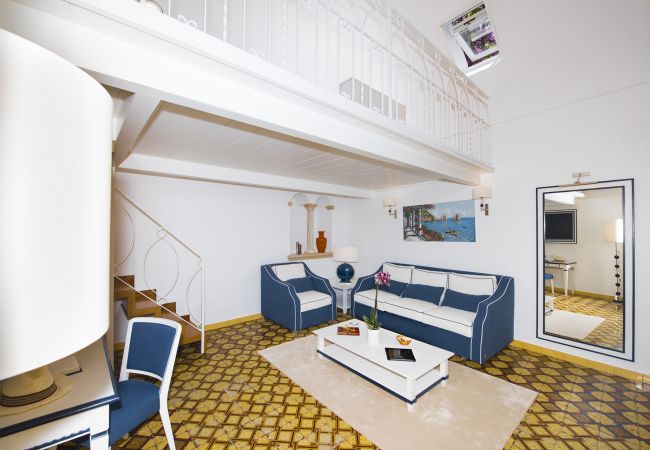 Villa a Positano - AMORE RENTALS - Villa Mimosa con Piscina Privata, Vista Mare, Aria Condizionata, Positano Centro Villa a Positano - AMORE RENTALS - Villa Mimosa con Piscina Privata, Vista Mare, Aria Condizionata, Positano Centro