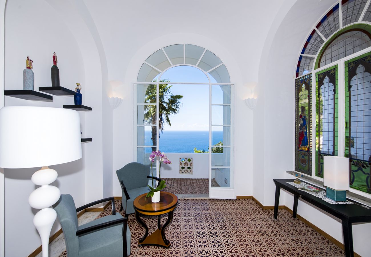 Villa a Positano - AMORE RENTALS - Villa Mimosa con Piscina Privata, Vista Mare, Aria Condizionata, Positano Centro