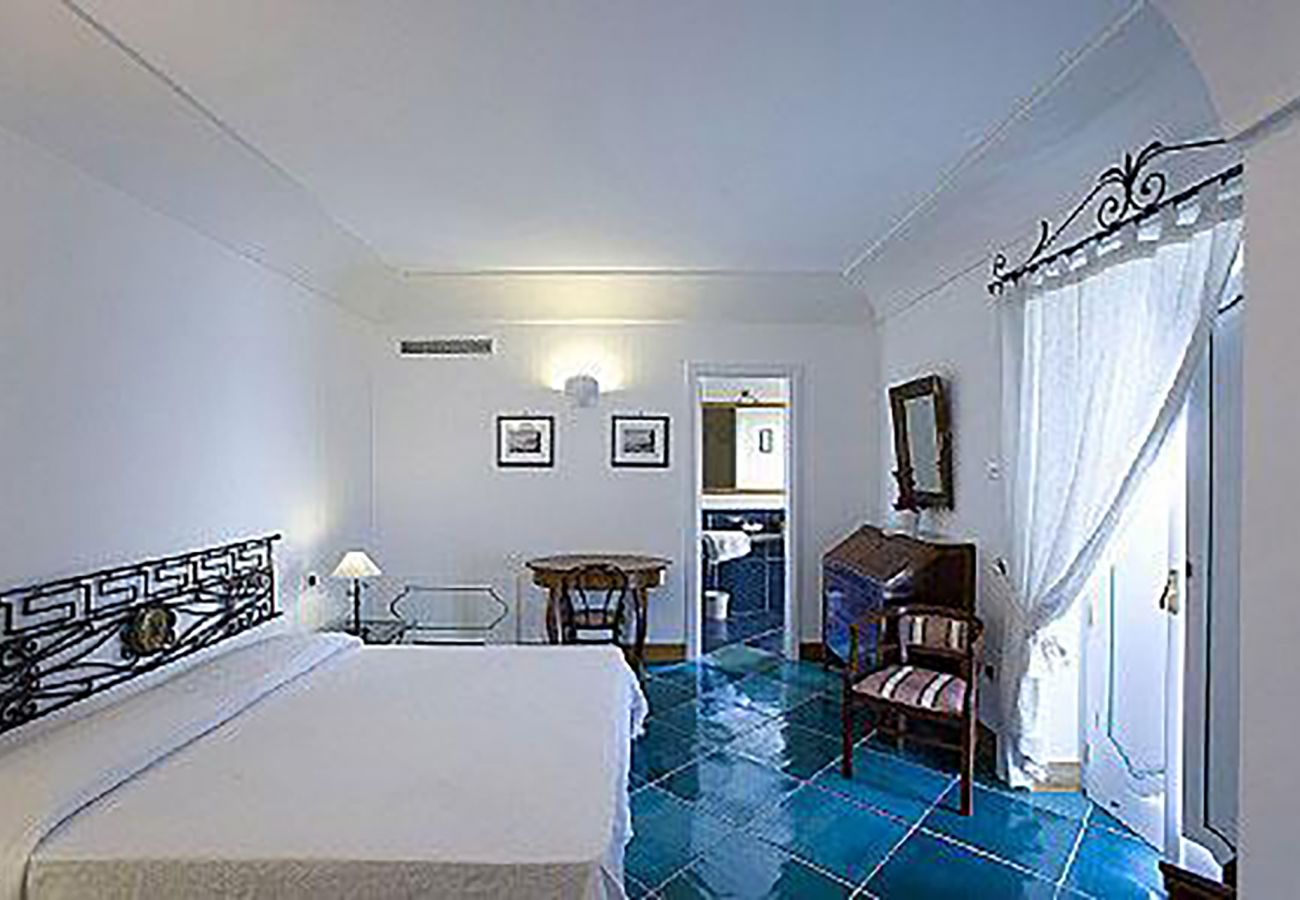 Villa a Positano - AMORE RENTALS - Villa Le Sirene 1 con Piscina Privata, Vista Mare e Colazione