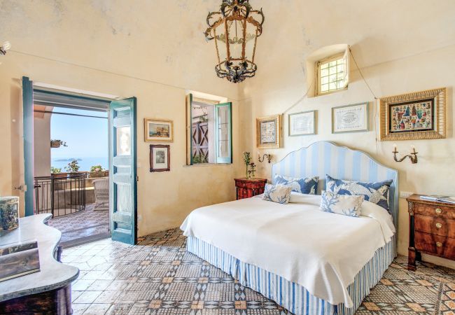 Villa a Positano - AMORE RENTALS - Villa Angelina con Piscina Privata, Vista Mare, Cuoco e Colazione Ideale per Matrimoni