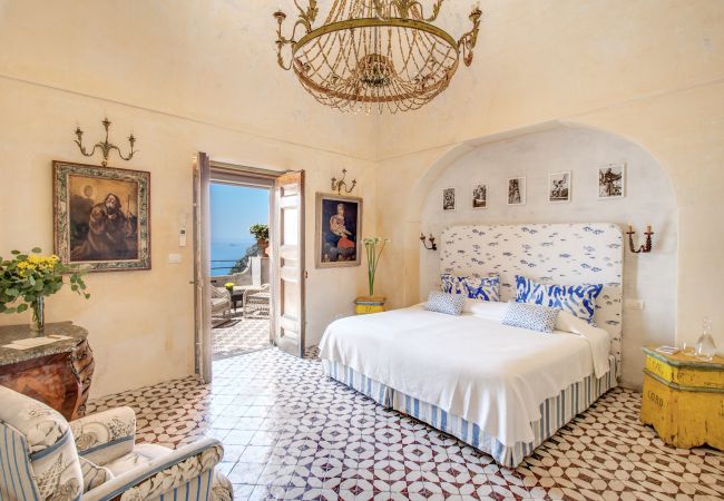 Villa a Positano - AMORE RENTALS - Villa Angelina con Piscina Privata, Vista Mare, Cuoco e Colazione Ideale per Matrimoni