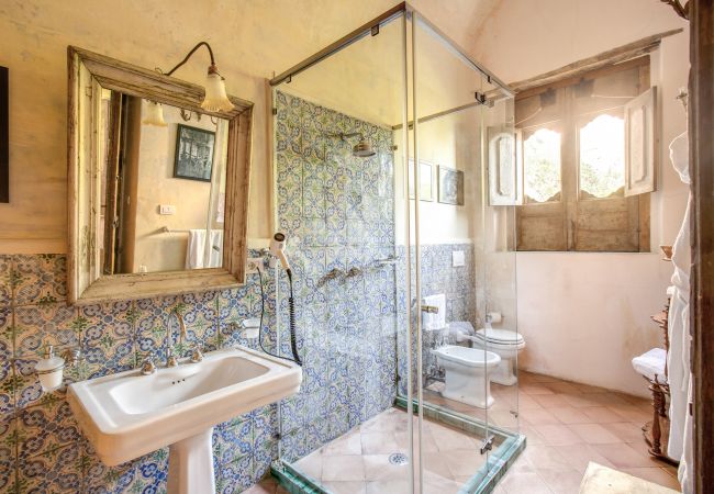 Villa a Positano - AMORE RENTALS - Villa Angelina con Piscina Privata, Vista Mare, Cuoco e Colazione Ideale per Matrimoni Villa a Positano - AMORE RENTALS - Villa Angelina con Piscina Privata, Vista Mare, Cuoco e Colazione Ideale per Matrimoni